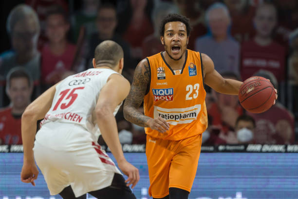 了他们的首 了他们的首