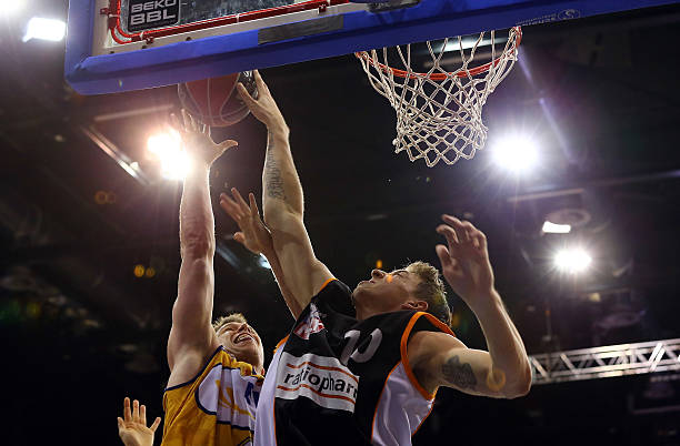 是对她多年 是对她多年