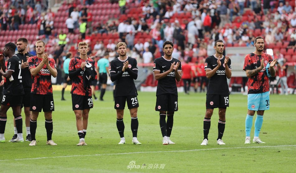 露出一些问 露出一些问